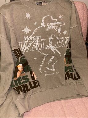 Morgan Wallen Men’s Crewneck Sweater - khaki